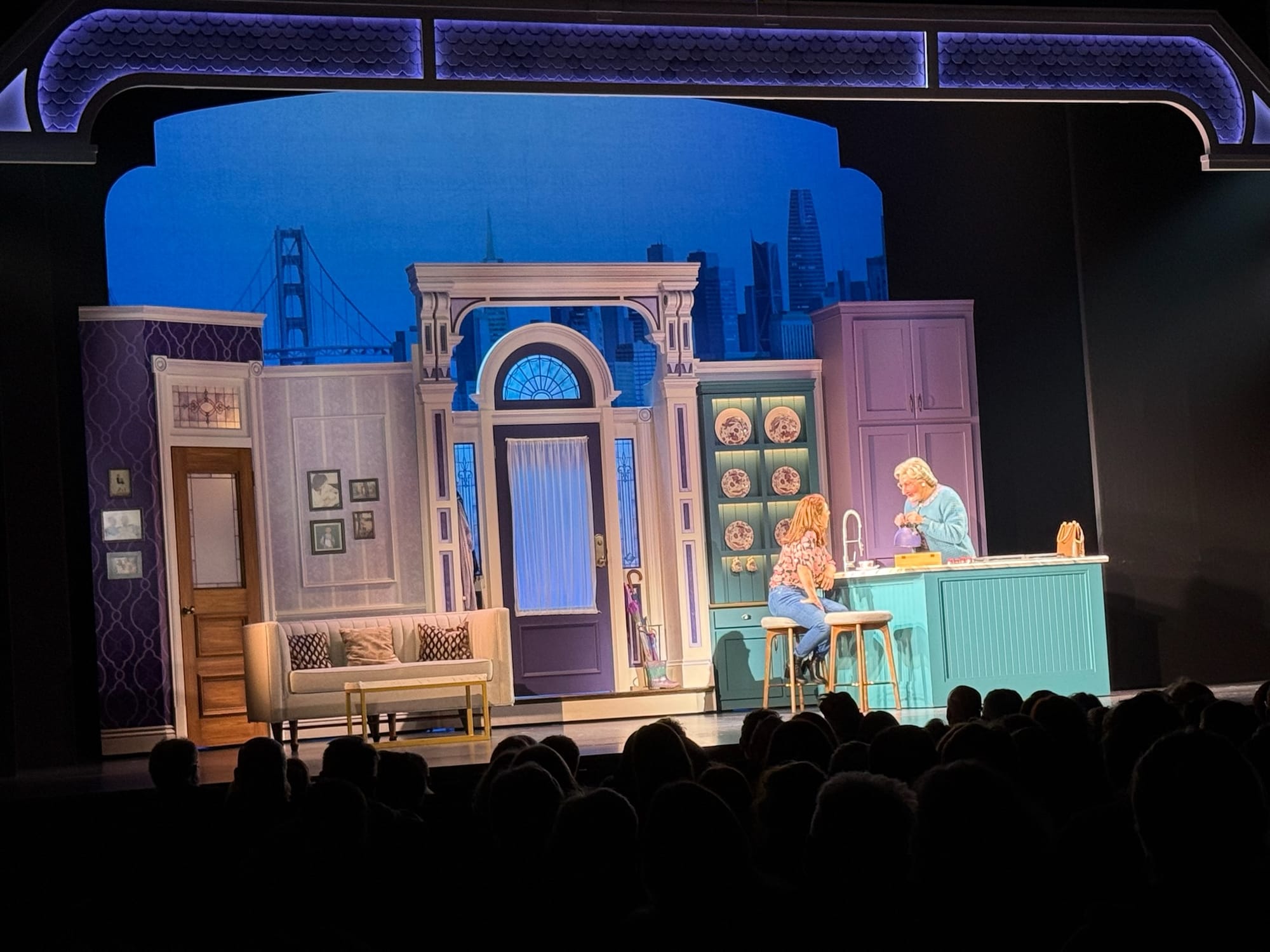 Musical-Review für Kreuzfahrer: Mrs. Doubtfire im Capitol Theater Düsseldorf