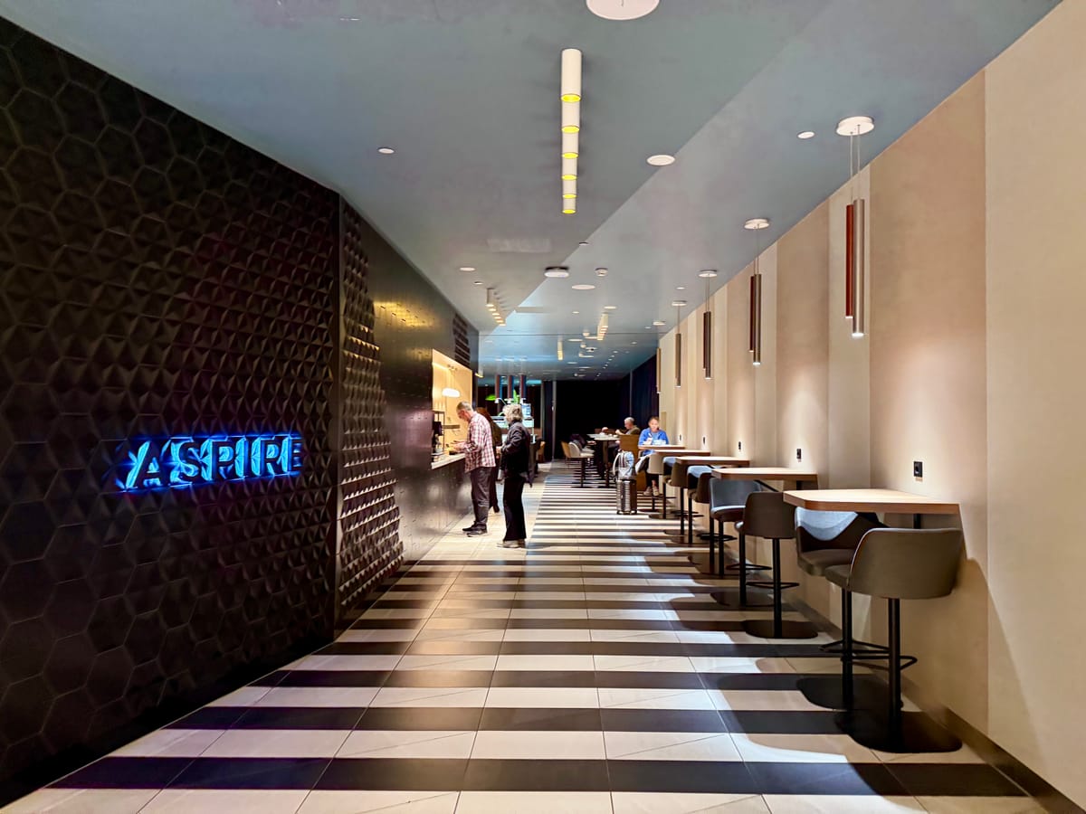 Karibik-Kreuzfahrt mit American Express – Reisebeginn & Lounge-Erlebnis in Amsterdam