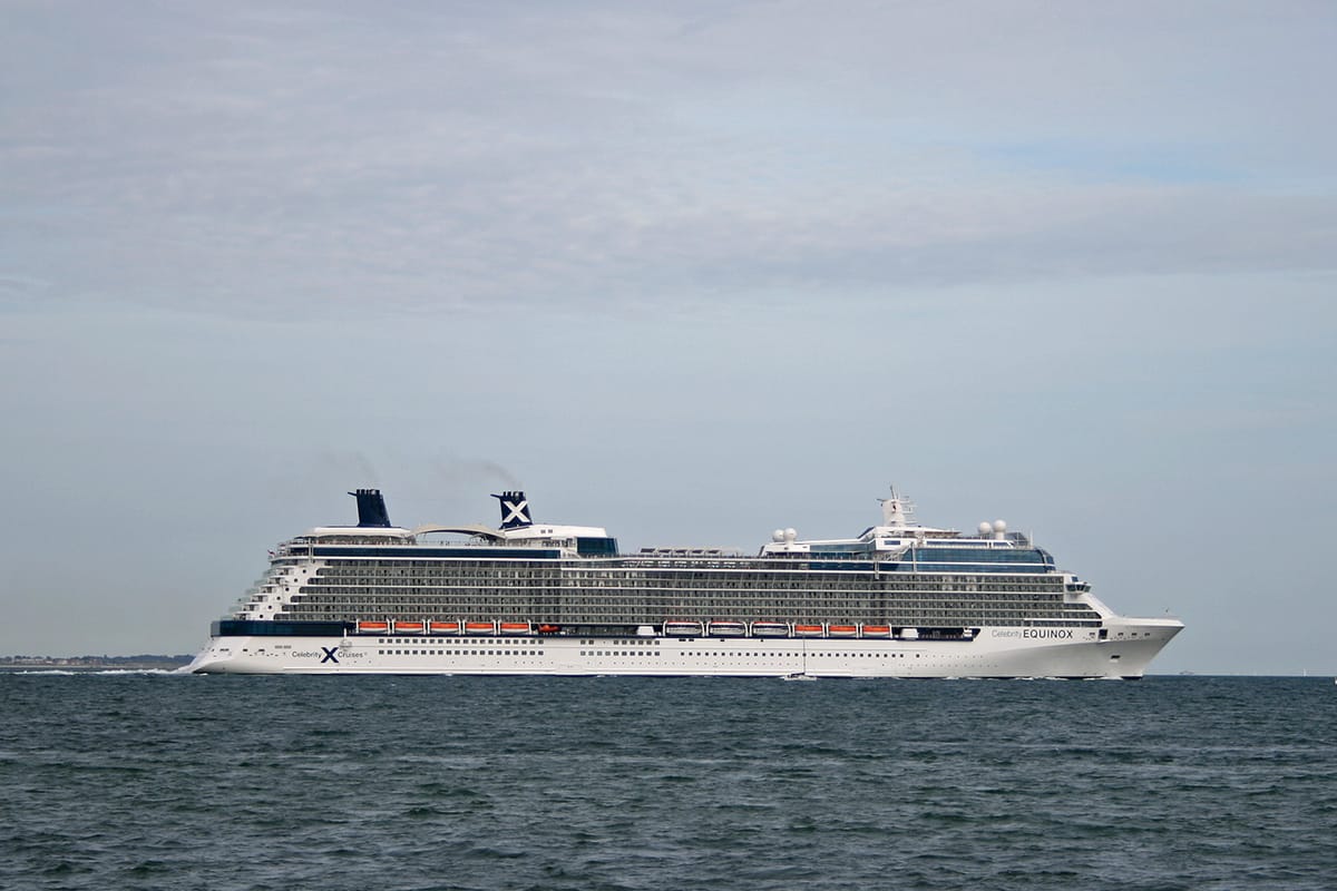 Die Celebrity Equinox