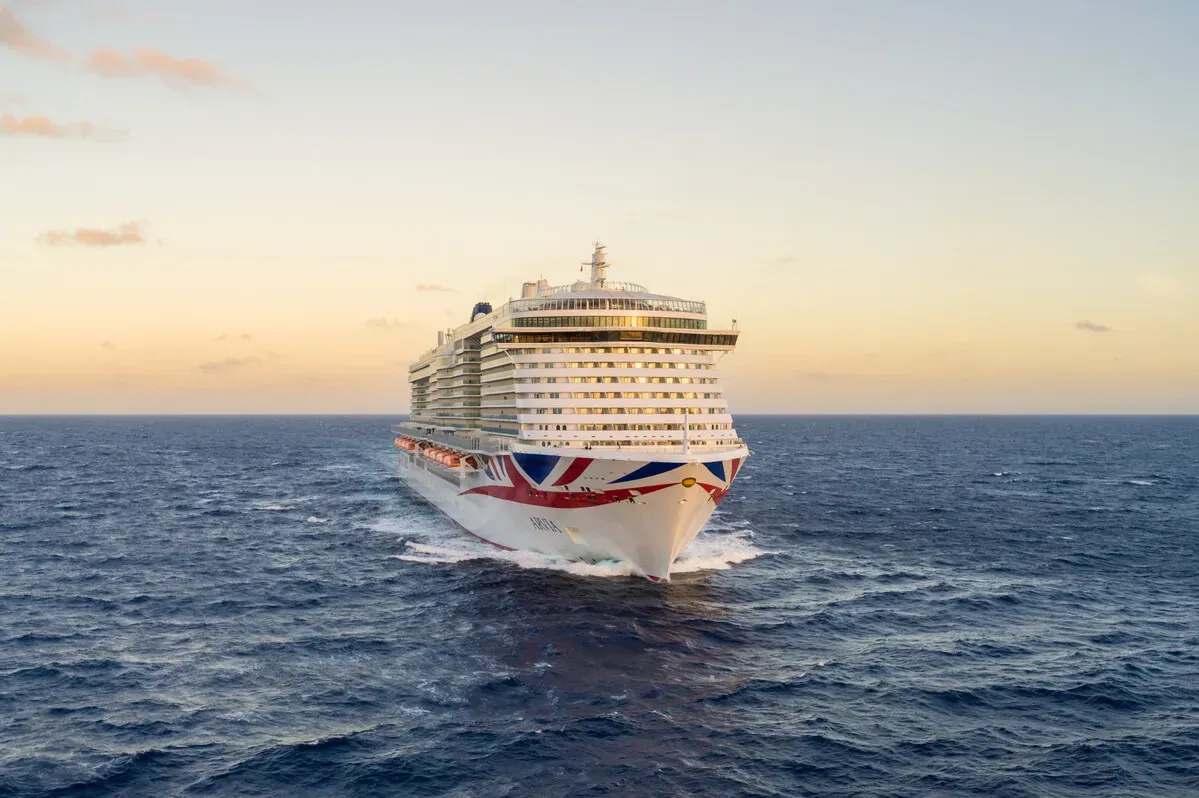 P&O Cruises tauft neues Kreuzfahrtschiff Arvia in der Karibik