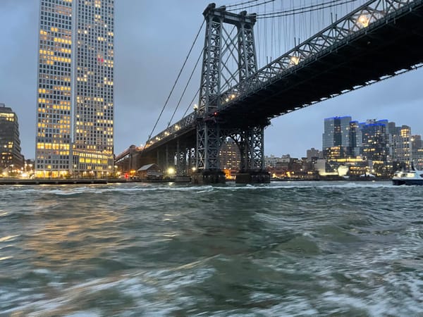 New York bei Nacht: Die Harbor Lights Cruise mit Circle Line