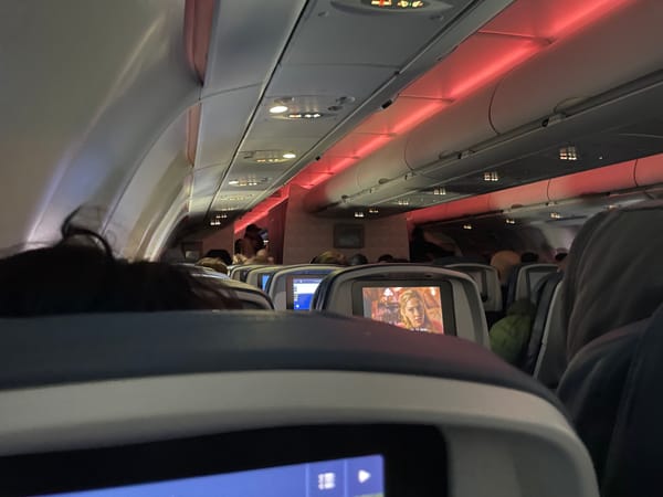 Unsere USA-Reise geht weiter: Hinflug von Amsterdam nach New York mit Delta Airlines 🗽