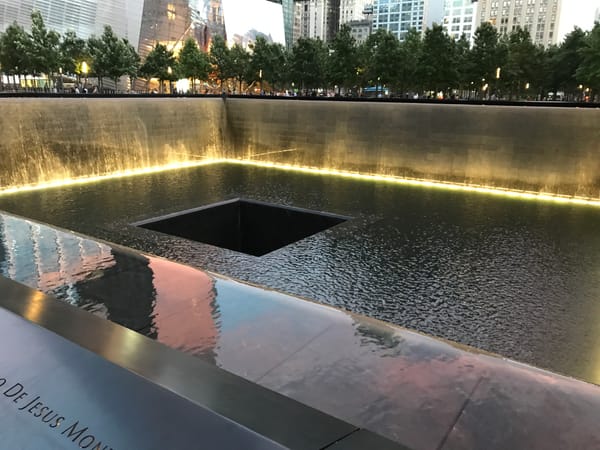 Ein Tag am Ground Zero: Unser bewegender Besuch im 9/11 Memorial & Museum NYC