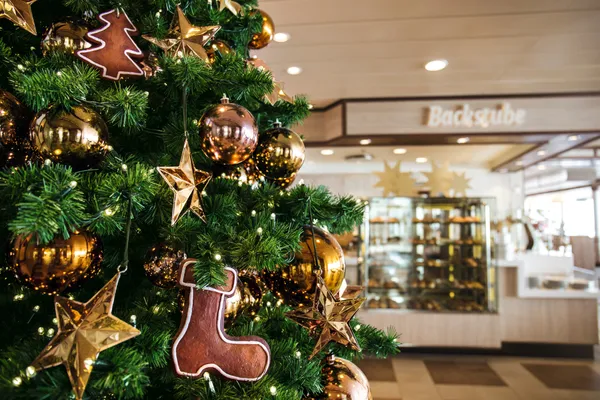 Weihnachten auf hoher See: Entfliehe dem Weihnachtsstress mit einer Kreuzfahrt